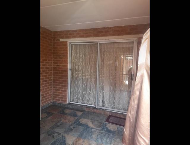 2 BEDROOM TOWNHOUSE FOR SALE IN TERENURE
